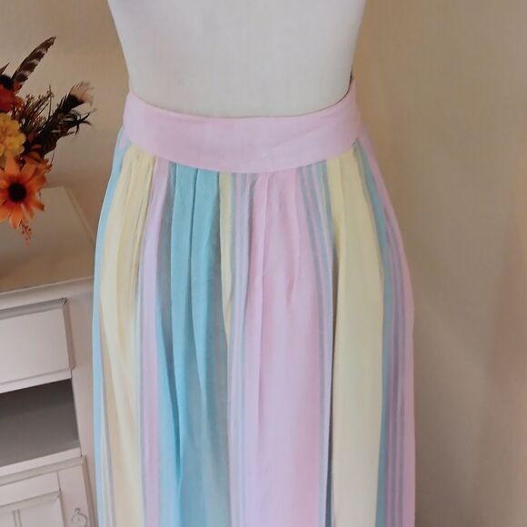 VIntage Ilyza Pastel Striped Skirt - Picture 2 of 8